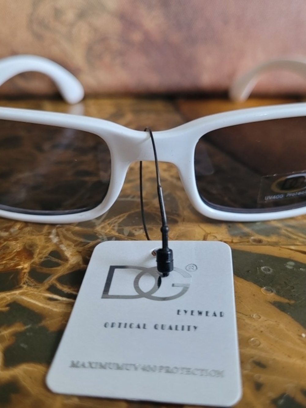 DG Eyewear White Rectangular Sunglasses with Smoky Lenses - Picture 3 of 5